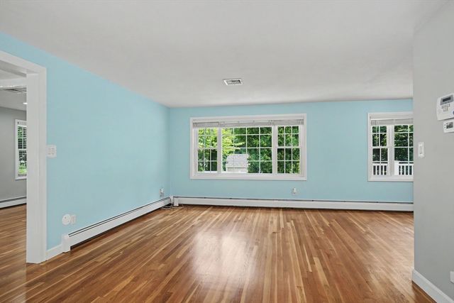31 Lakeshore Dr, Hudson, MA 01749