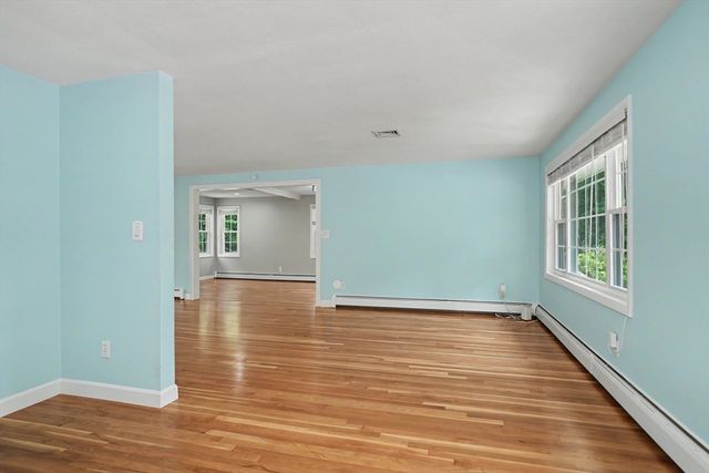 31 Lakeshore Dr, Hudson, MA 01749