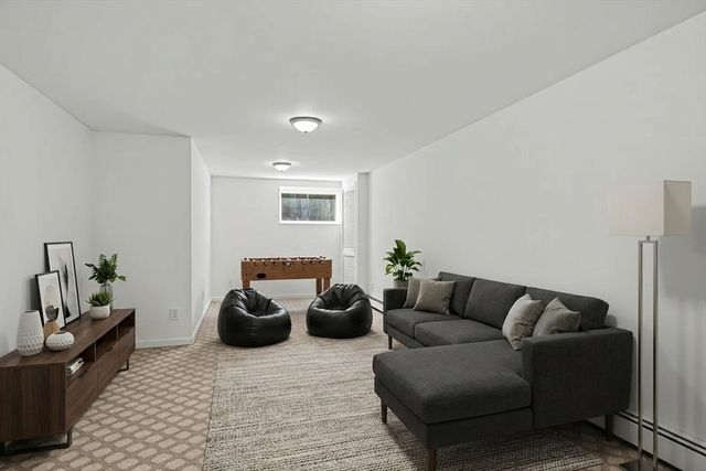 31 Lakeshore Dr, Hudson, MA 01749