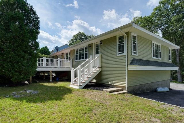 31 Lakeshore Dr, Hudson, MA 01749