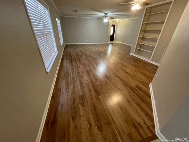 7815 CASPIAN BAY DR, Converse, TX 78109