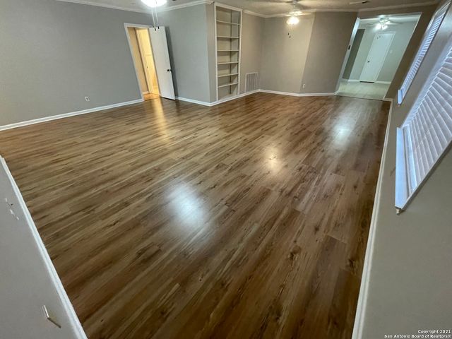 7815 CASPIAN BAY DR, Converse, TX 78109