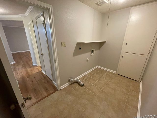 7815 CASPIAN BAY DR, Converse, TX 78109