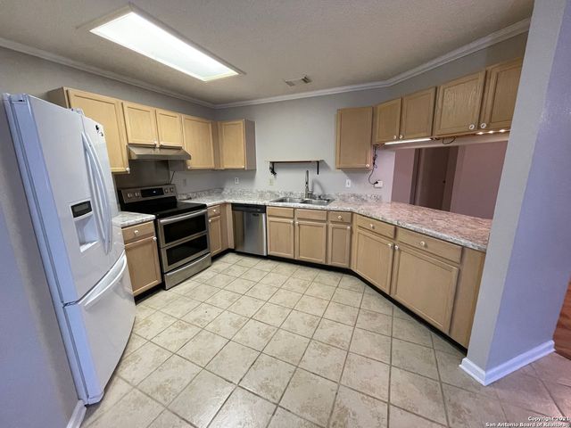 7815 CASPIAN BAY DR, Converse, TX 78109