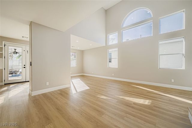 8553 Lost Gold Avenue, Las Vegas, NV 89129