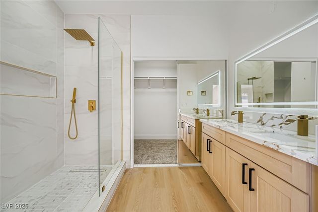 8553 Lost Gold Avenue, Las Vegas, NV 89129