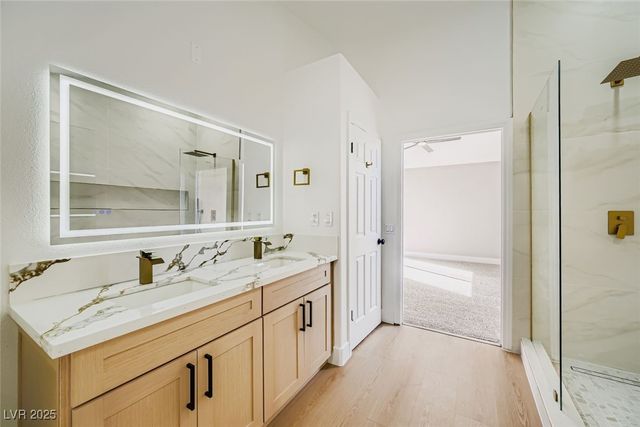 8553 Lost Gold Avenue, Las Vegas, NV 89129