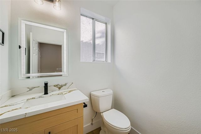 8553 Lost Gold Avenue, Las Vegas, NV 89129