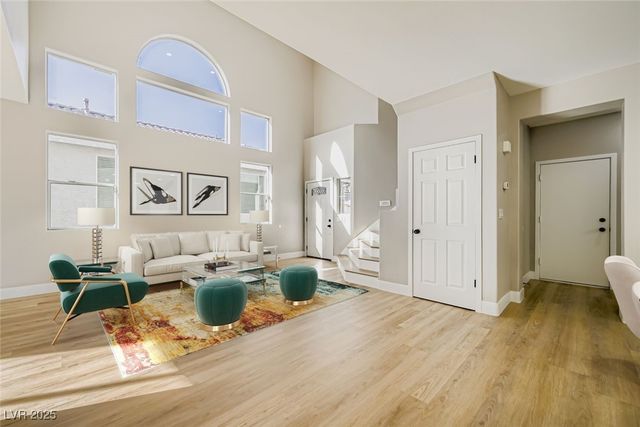 8553 Lost Gold Avenue, Las Vegas, NV 89129