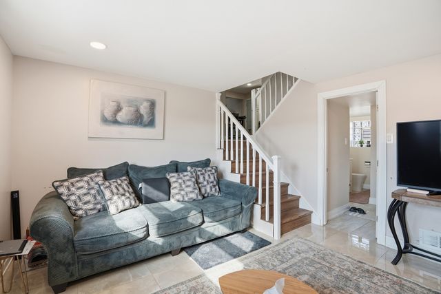 10459 S 81st Avenue, Palos Hills, IL 60465