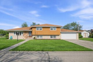 10459 S 81st Avenue, Palos Hills, IL 60465