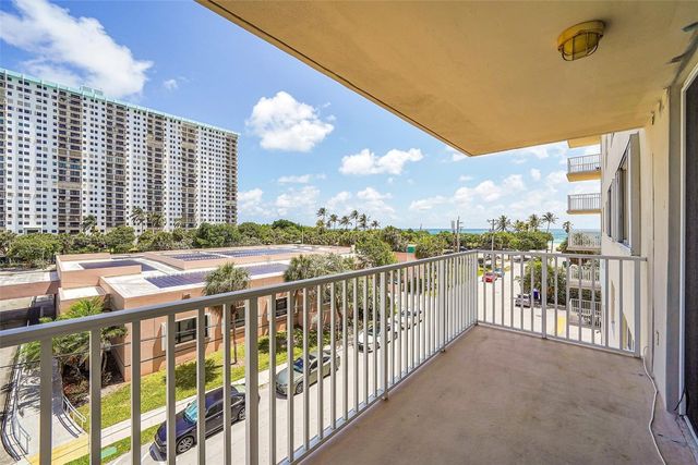 1401 S Ocean Drive 402, Hollywood, FL 33019