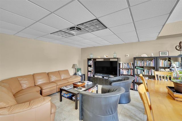 1401 S Ocean Drive 402, Hollywood, FL 33019