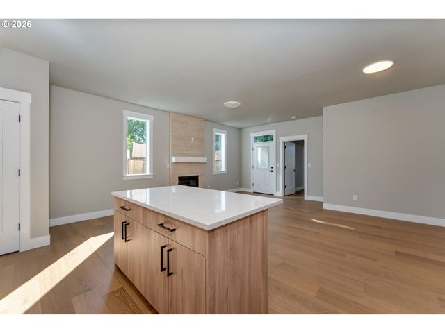 43 Ne 87TH Ave, Portland, OR 97220