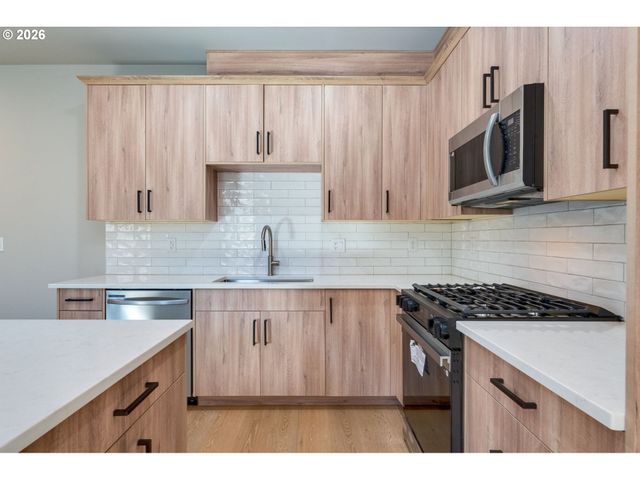 43 Ne 87TH Ave, Portland, OR 97220