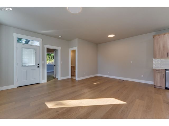 43 Ne 87TH Ave, Portland, OR 97220