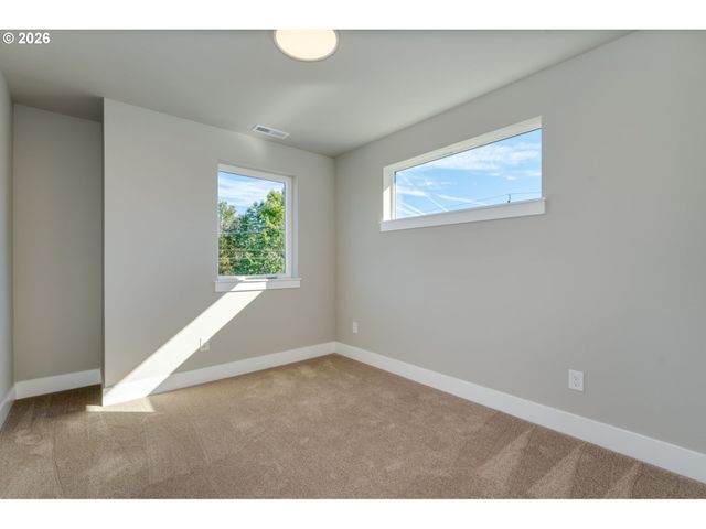 43 Ne 87TH Ave, Portland, OR 97220
