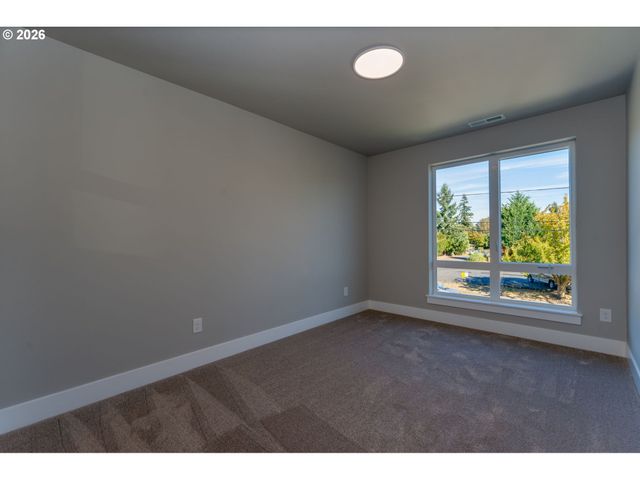 43 Ne 87TH Ave, Portland, OR 97220