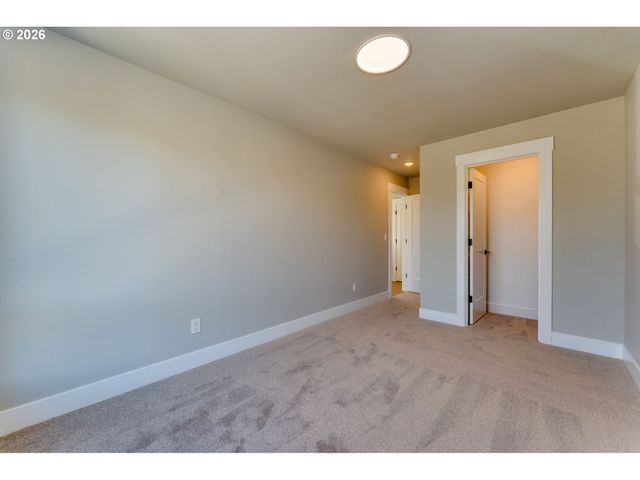 43 Ne 87TH Ave, Portland, OR 97220