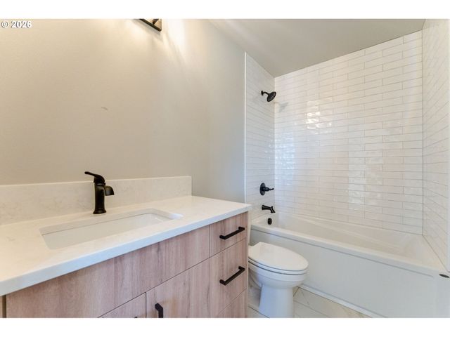 43 Ne 87TH Ave, Portland, OR 97220