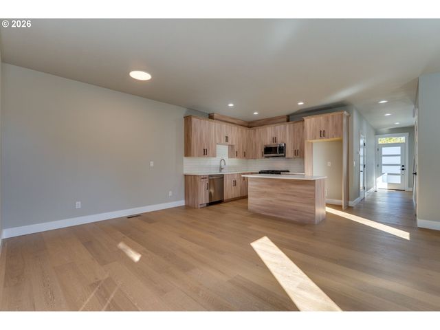 43 Ne 87TH Ave, Portland, OR 97220
