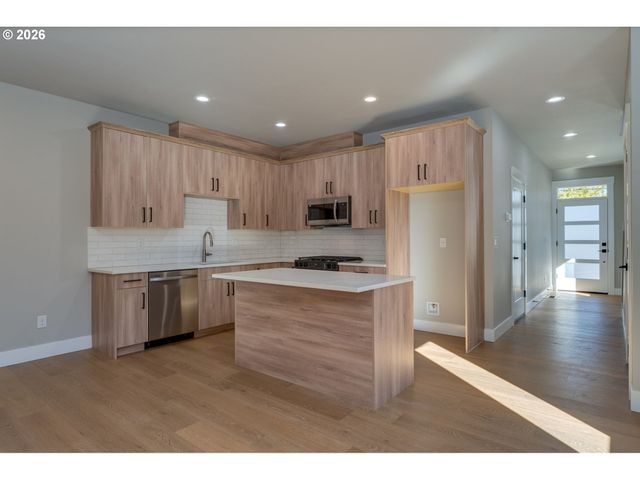 43 Ne 87TH Ave, Portland, OR 97220