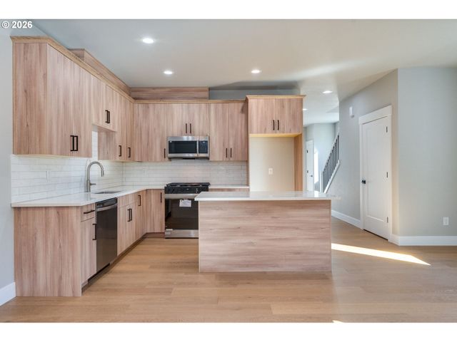 43 Ne 87TH Ave, Portland, OR 97220