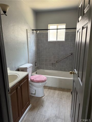 1030 W Latham, Hemet, CA 92543