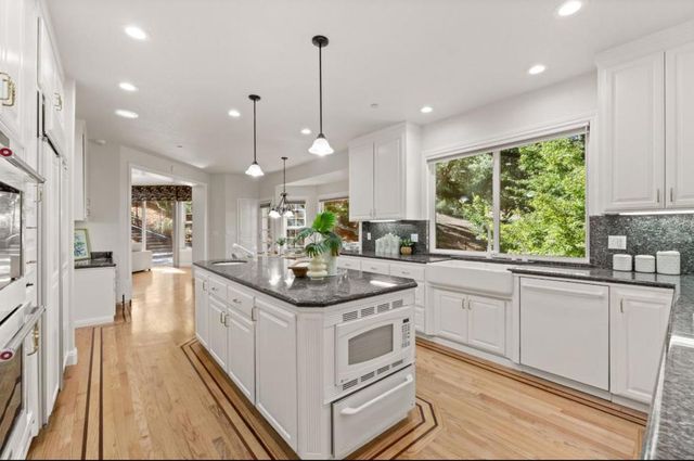 1925 Mantelli Drive, Gilroy, CA 95020