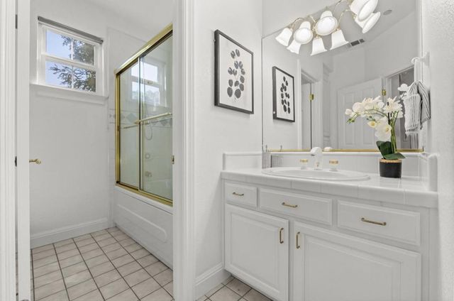 1925 Mantelli Drive, Gilroy, CA 95020