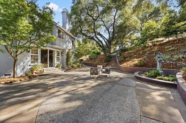 1925 Mantelli Drive, Gilroy, CA 95020