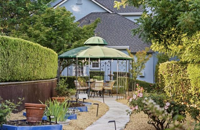 1925 Mantelli Drive, Gilroy, CA 95020