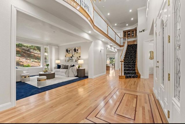 1925 Mantelli Drive, Gilroy, CA 95020