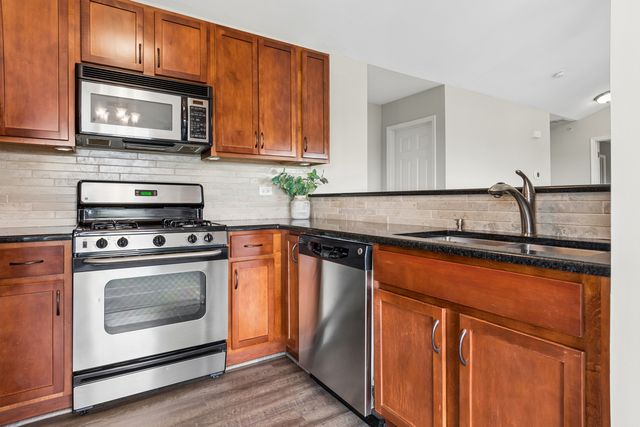 1972 Parkside Drive 1972, Shorewood, IL 60404