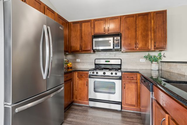 1972 Parkside Drive 1972, Shorewood, IL 60404