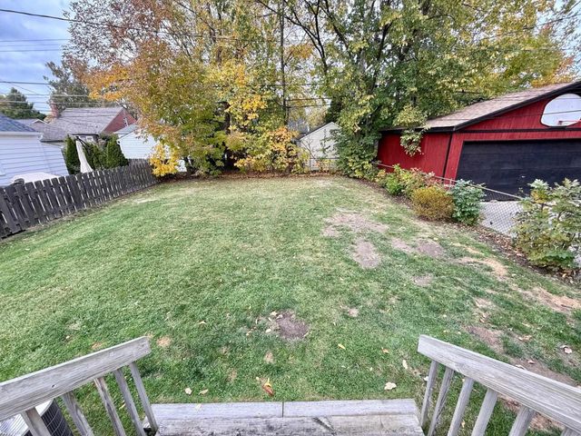 1552 Brys Drive, Grosse Pointe Woods, MI 48236