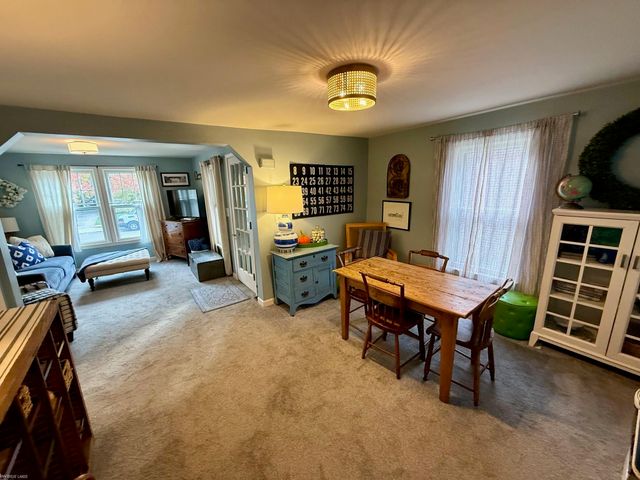 1552 Brys Drive, Grosse Pointe Woods, MI 48236