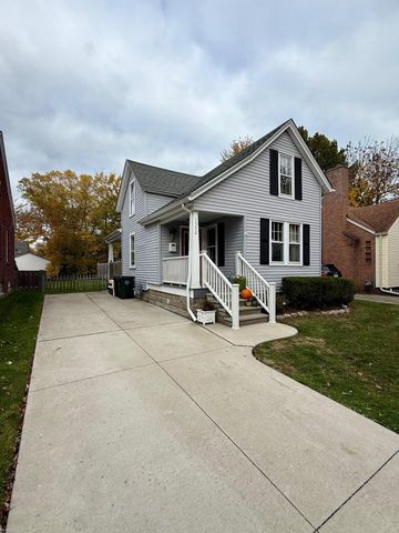 1552 Brys Drive, Grosse Pointe Woods, MI 48236