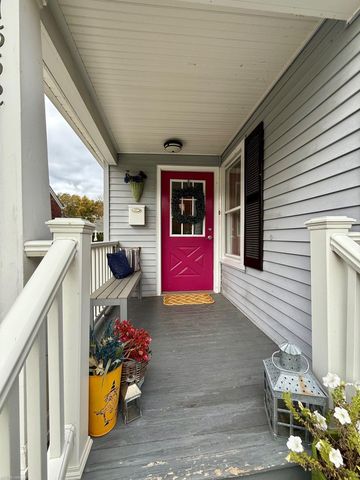 1552 Brys Drive, Grosse Pointe Woods, MI 48236