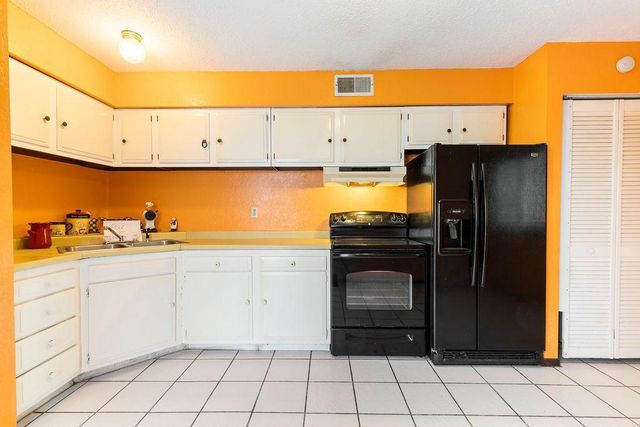 5920 83rd Parkway N, Brooklyn Park, MN 55443