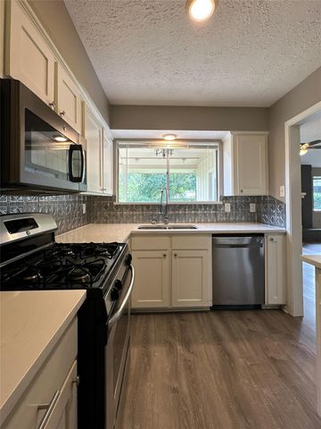 26403 Hunters Hollow Drive, Spring, TX 77380