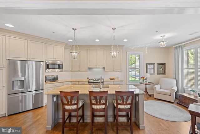 4102 PARKVIEW DR, Haverford, PA 19041