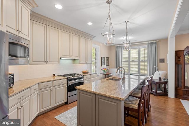 4102 PARKVIEW DR, Haverford, PA 19041