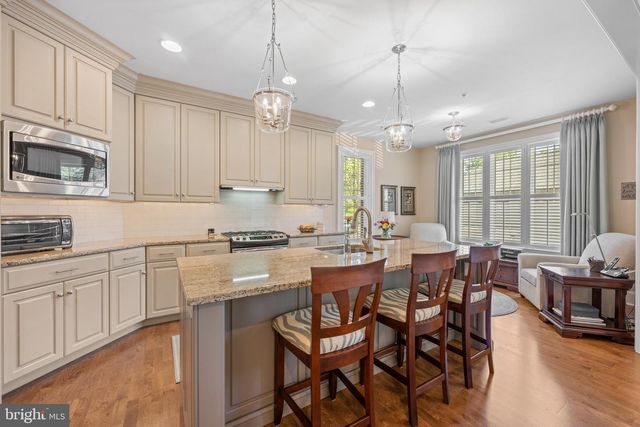 4102 PARKVIEW DR, Haverford, PA 19041