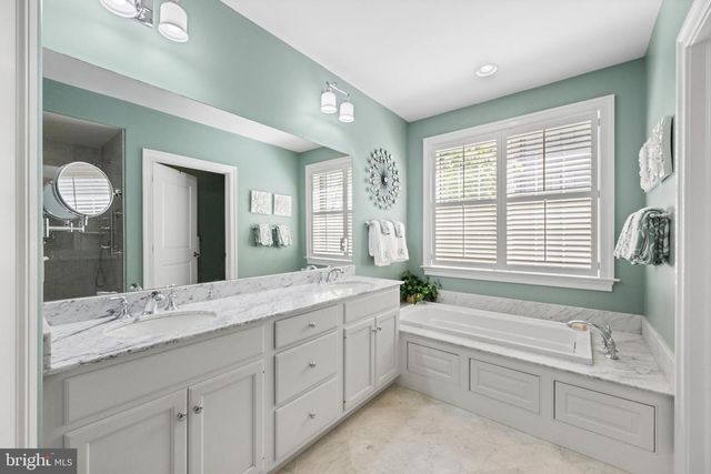4102 PARKVIEW DR, Haverford, PA 19041