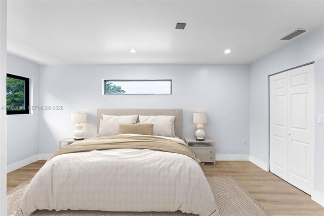 7472 NW 167th St, Hialeah, FL 33015