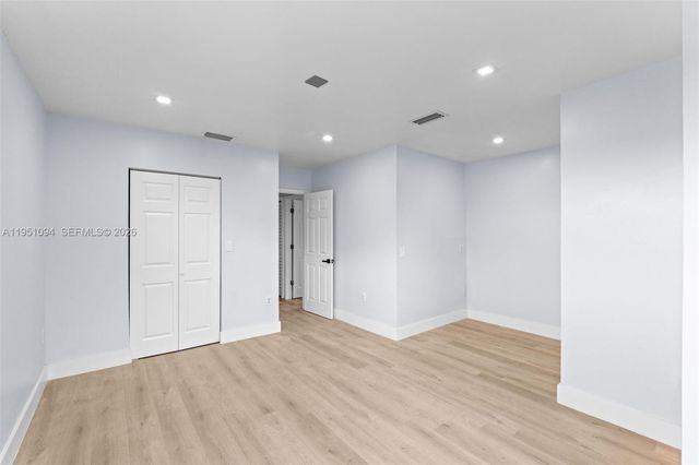 7472 NW 167th St, Hialeah, FL 33015