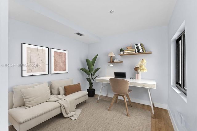 7472 NW 167th St, Hialeah, FL 33015