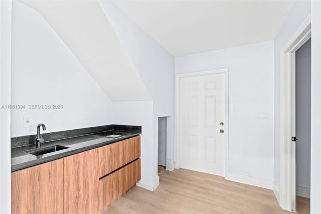 7472 NW 167th St, Hialeah, FL 33015