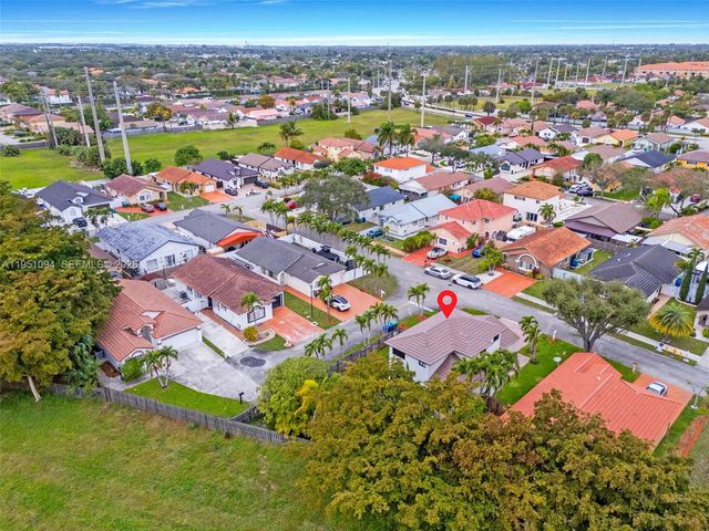 7472 NW 167th St, Hialeah, FL 33015